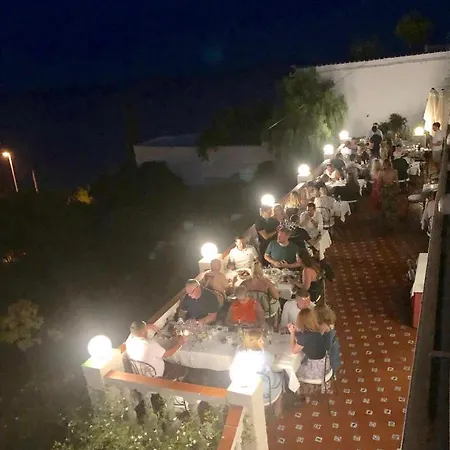 Avalon Pensión 3*