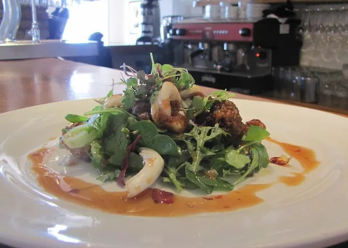 Avalon ゲストハウス 3*