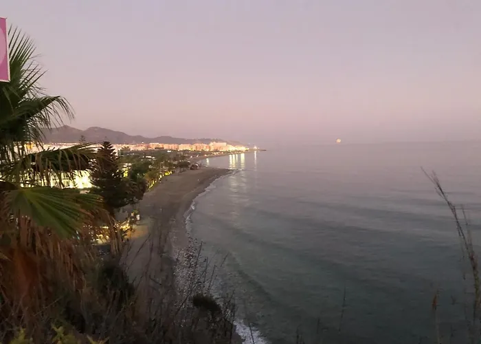 Avalon ゲストハウス 3*